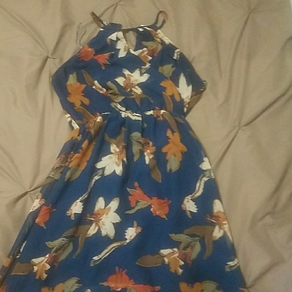 Keyhole neck dress